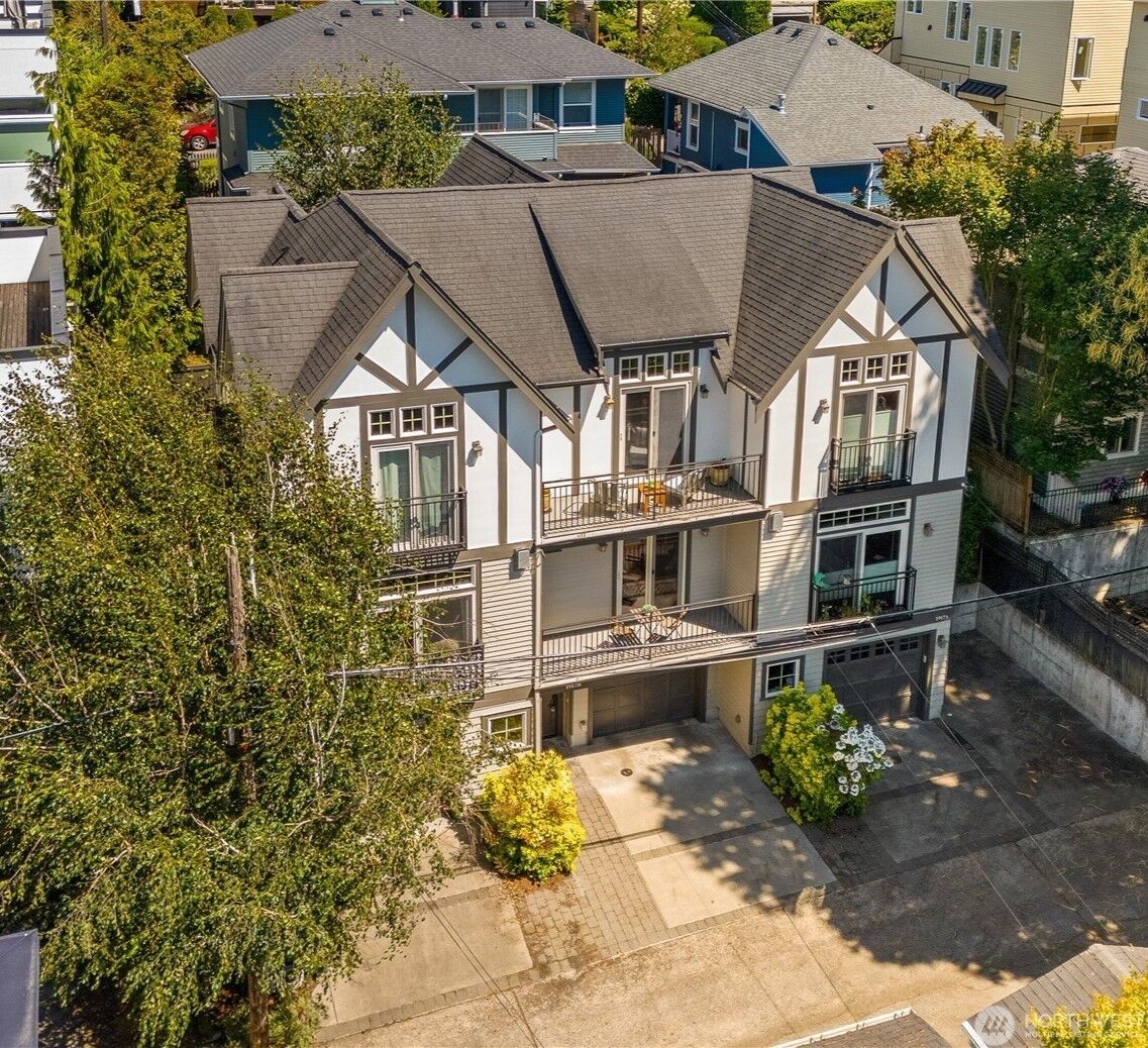 Property Photo:  1917  8th Avenue W B  WA 98119 