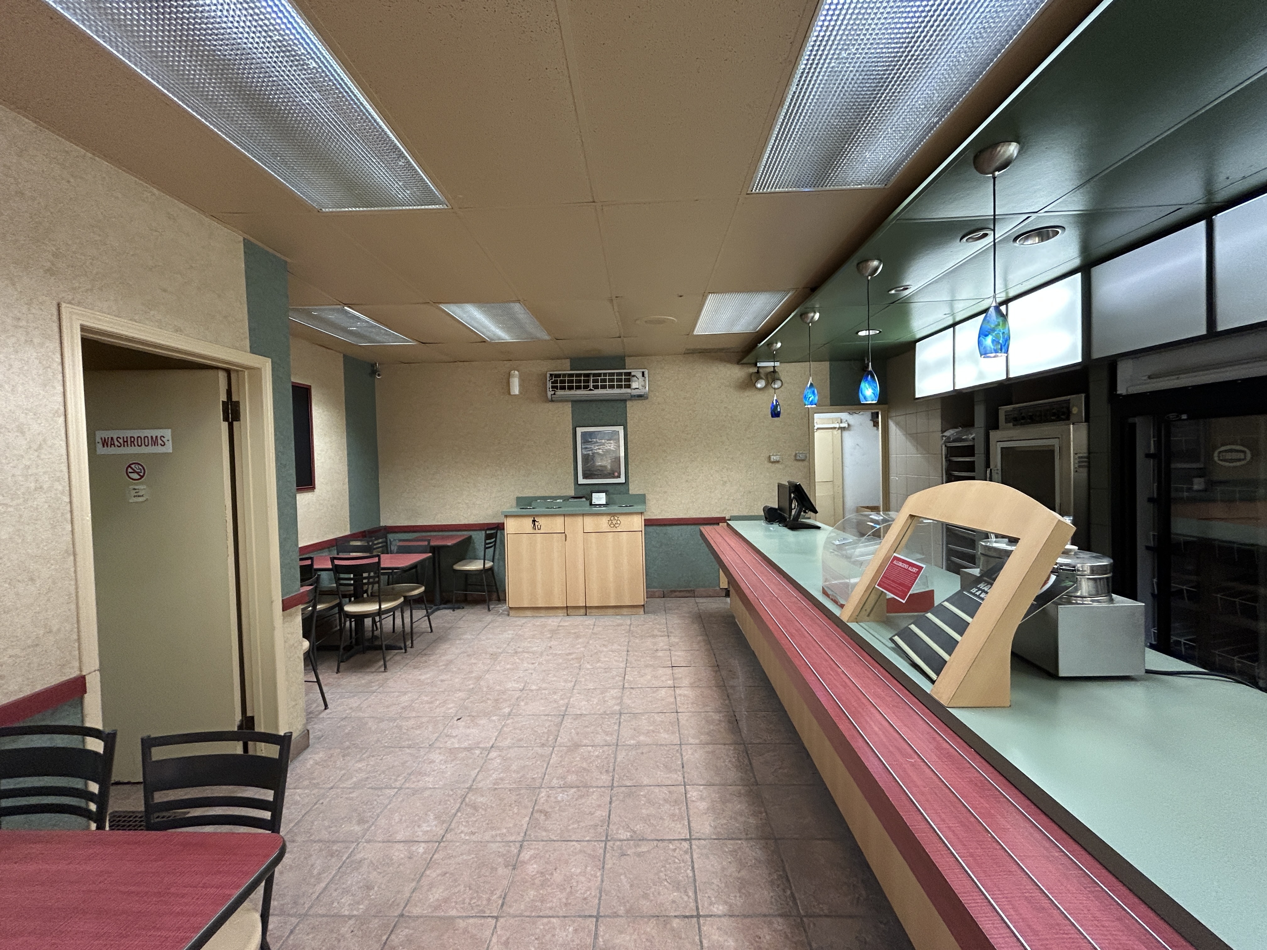 Property Photo:  215 Scott Street  ON P9A 1G8 