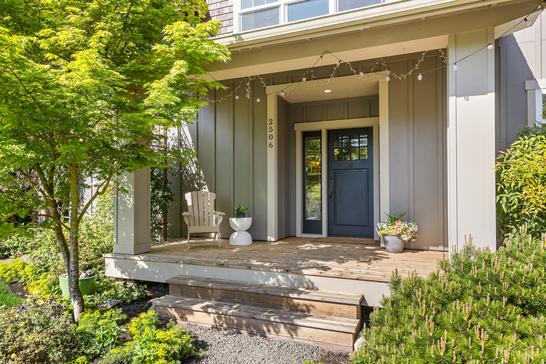 Property Photo: 2506 Soundview Drive NE 2506 Soundview Drive NE WA 98110