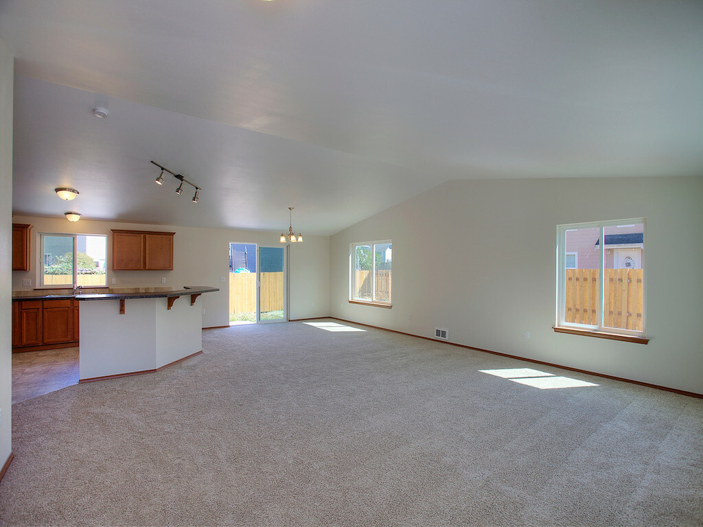 Property Photo: Interior 208 N Tacoma Blvd  WA 98047 