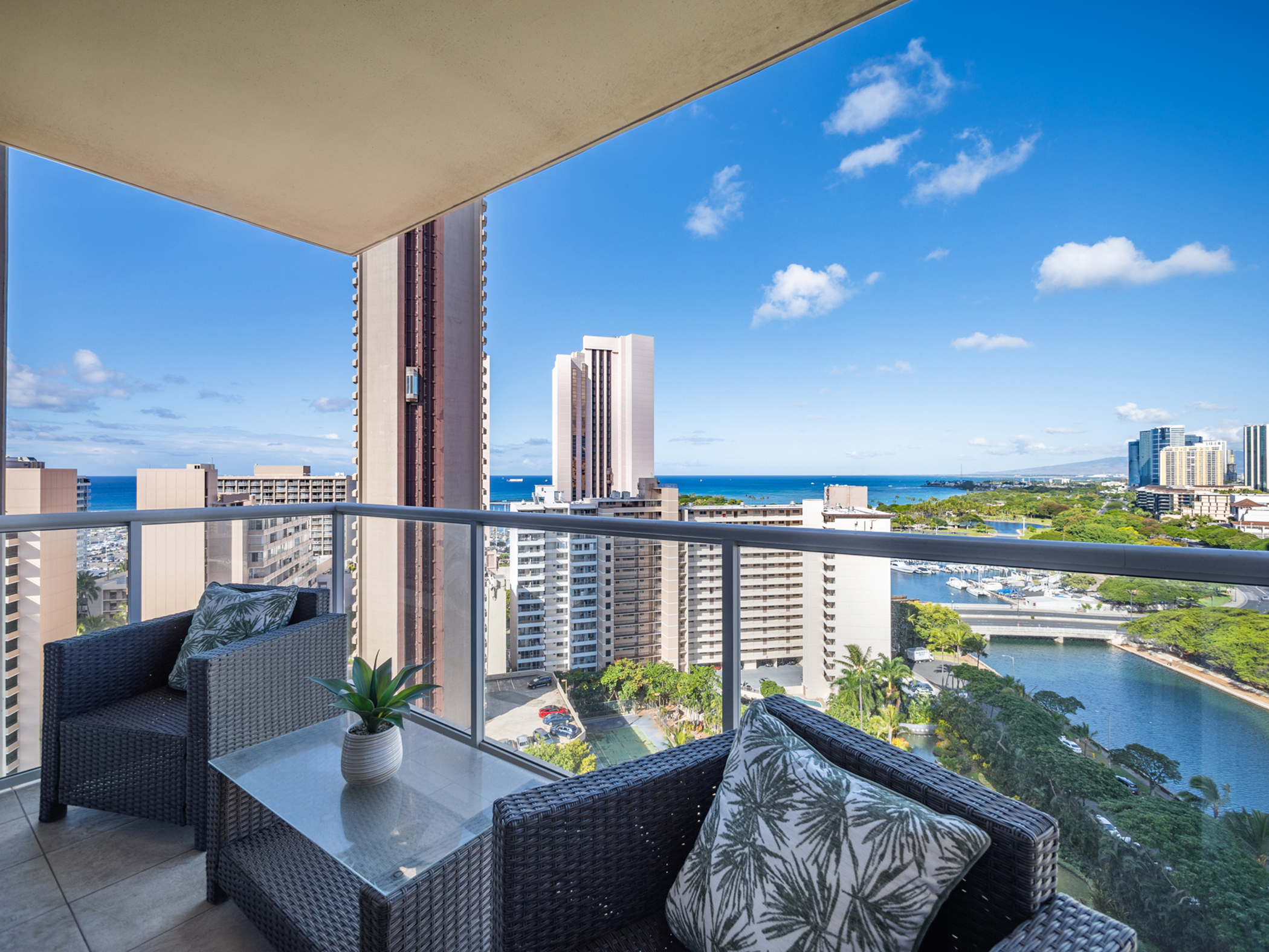 Property Photo:  1551 Ala Wai Boulevard 1905  HI 96815 