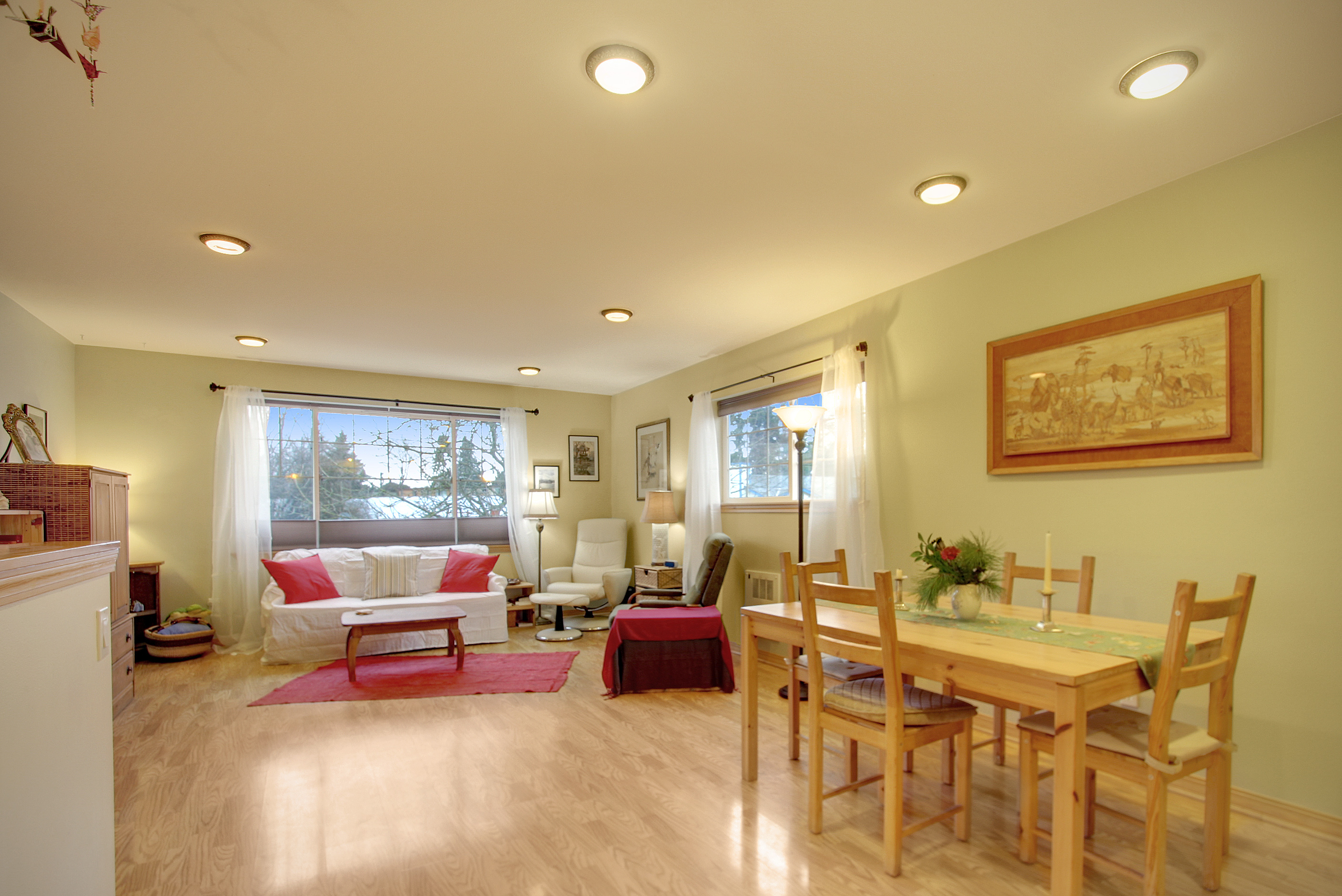 Property Photo: Living room/dining room/kitchen 4218 S Chicago St  WA 98118 