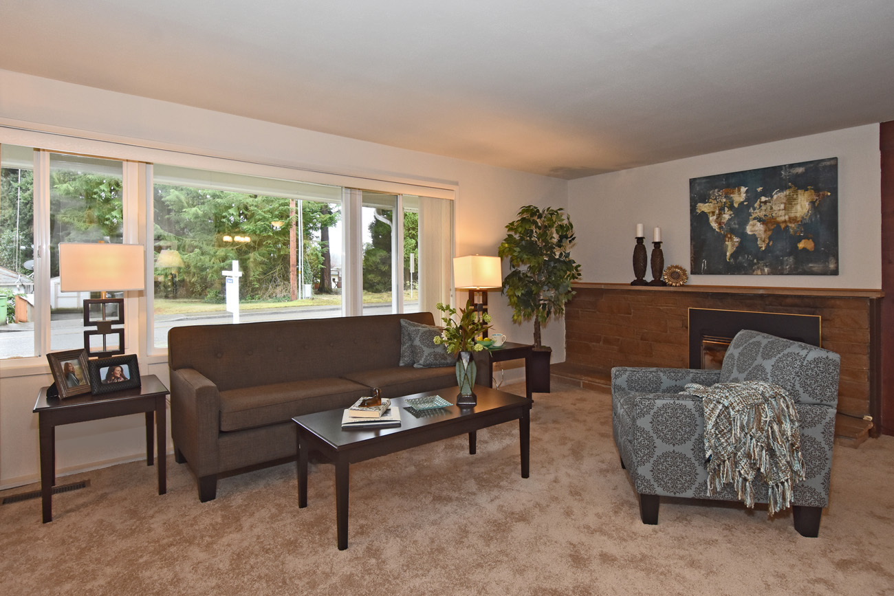 Property Photo: Living room 5503 228th St SW  WA 98043 