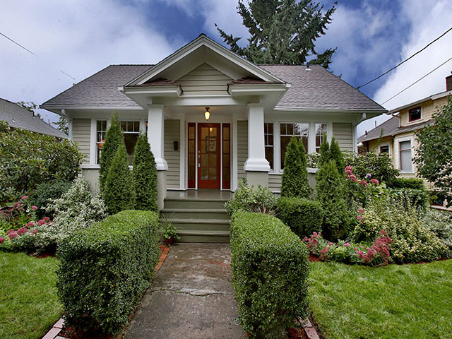 Property Photo:  3025 NE 55th Ave  OR 97213 