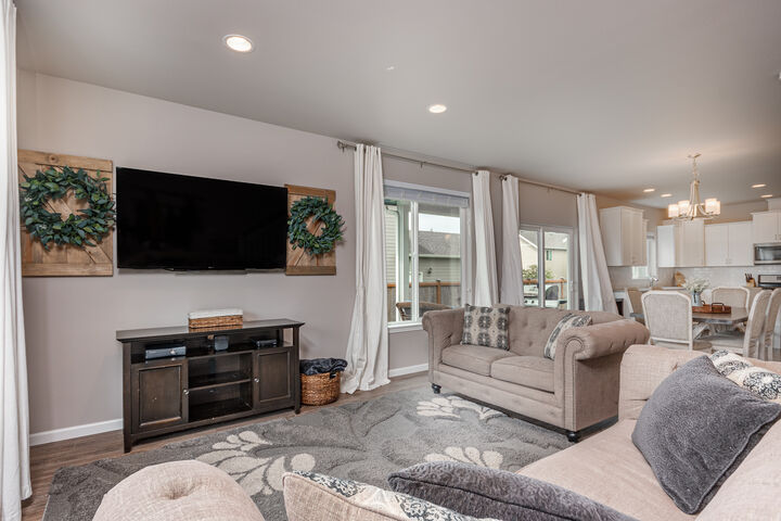 Property Photo: Interior 1566 NW 5th Ave WA 98277