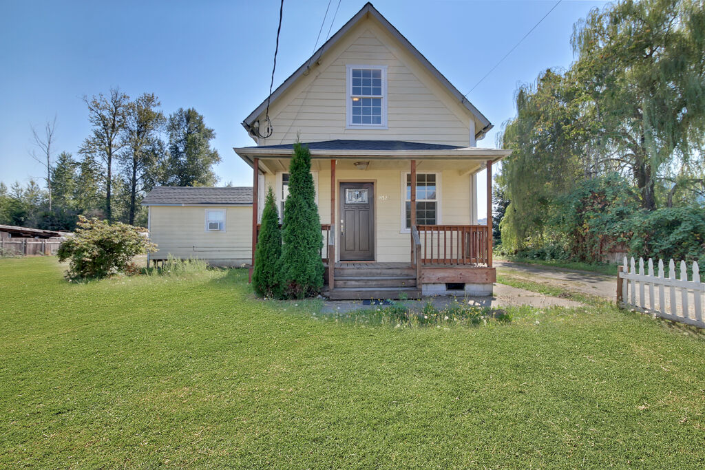 Property Photo:  14522 128th St E  WA 98374 