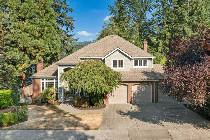 Property Photo: 10118 184th Avenue NE WA 98052