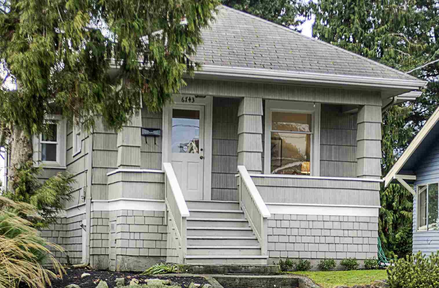 Property Photo:  6743 Sycamore Ave NW  WA 98117 