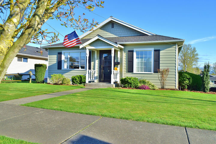 Property Photo: Exterior Views 412 E Grover St WA 98264