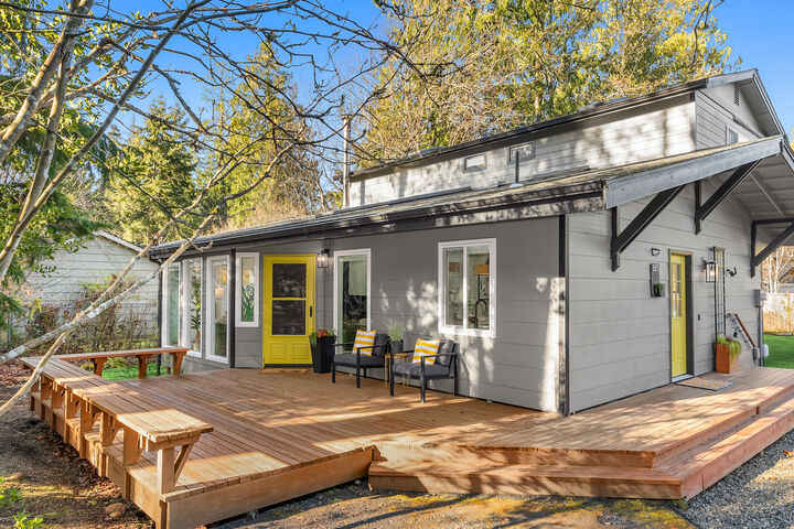 Property Photo: 881 Park Ave NE 881  Park Avenue NE  WA 98110 