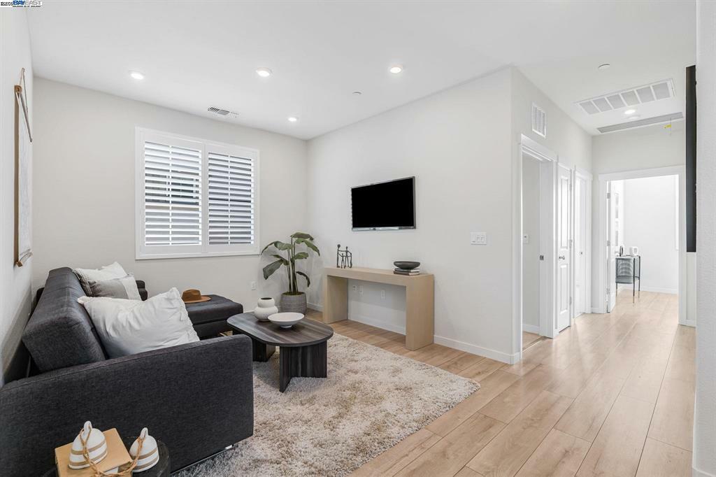 Property Photo: 163 E Prusiner Ln CA 95391