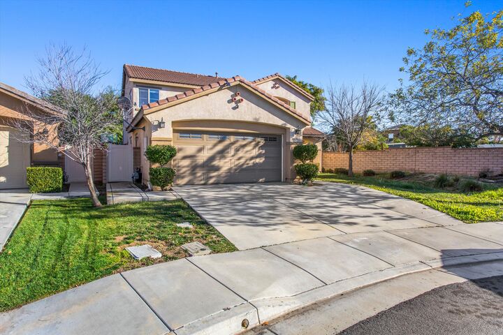 Property Photo:  30438 Warm Lodge Court Court  CA 92584 