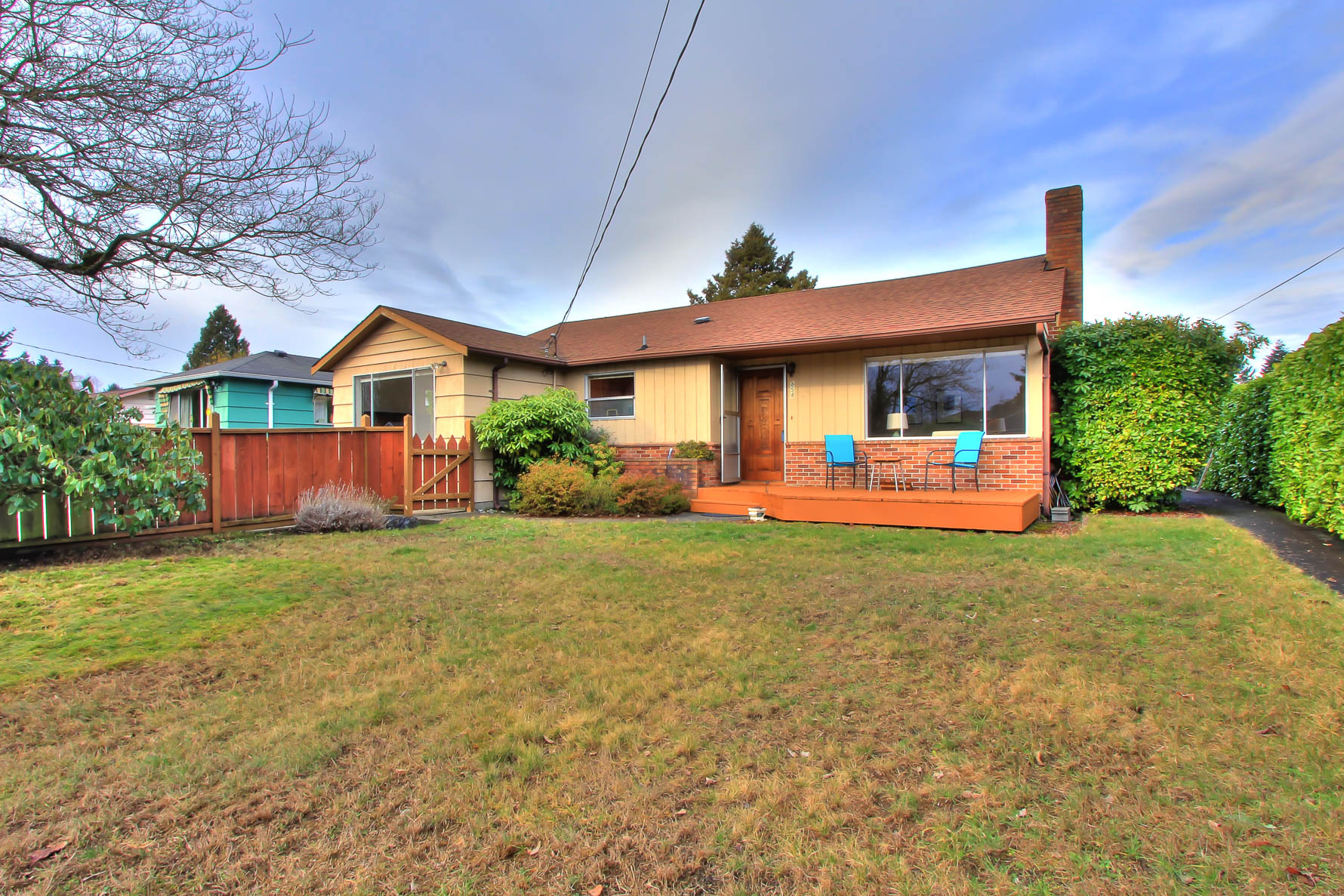 Property Photo:  858 NE 152nd St  WA 98155 