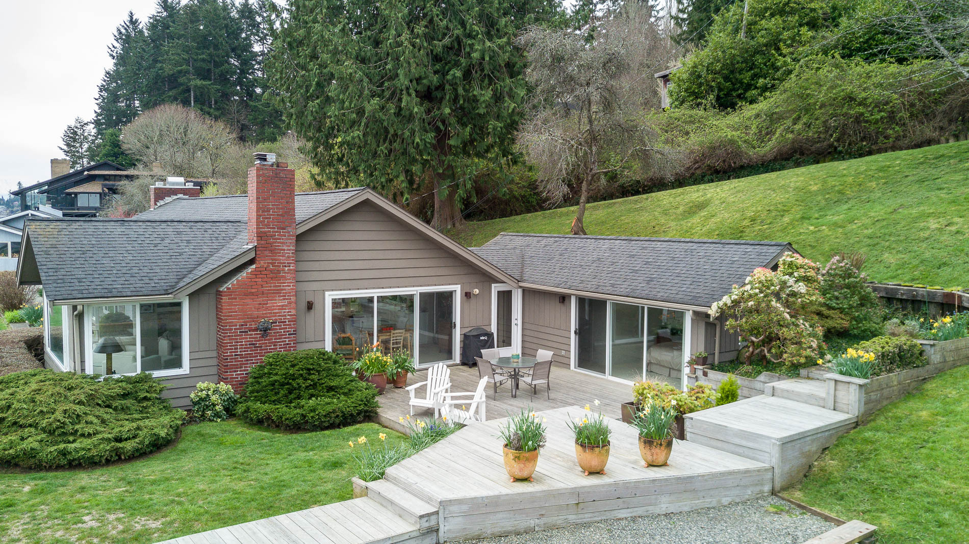 Property Photo:  14208 Glen Acres Rd SW  WA 98070 