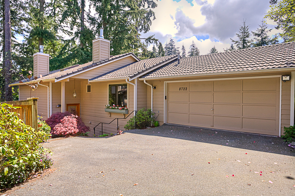 Property Photo:  8722 209th Place SW  WA 98026 