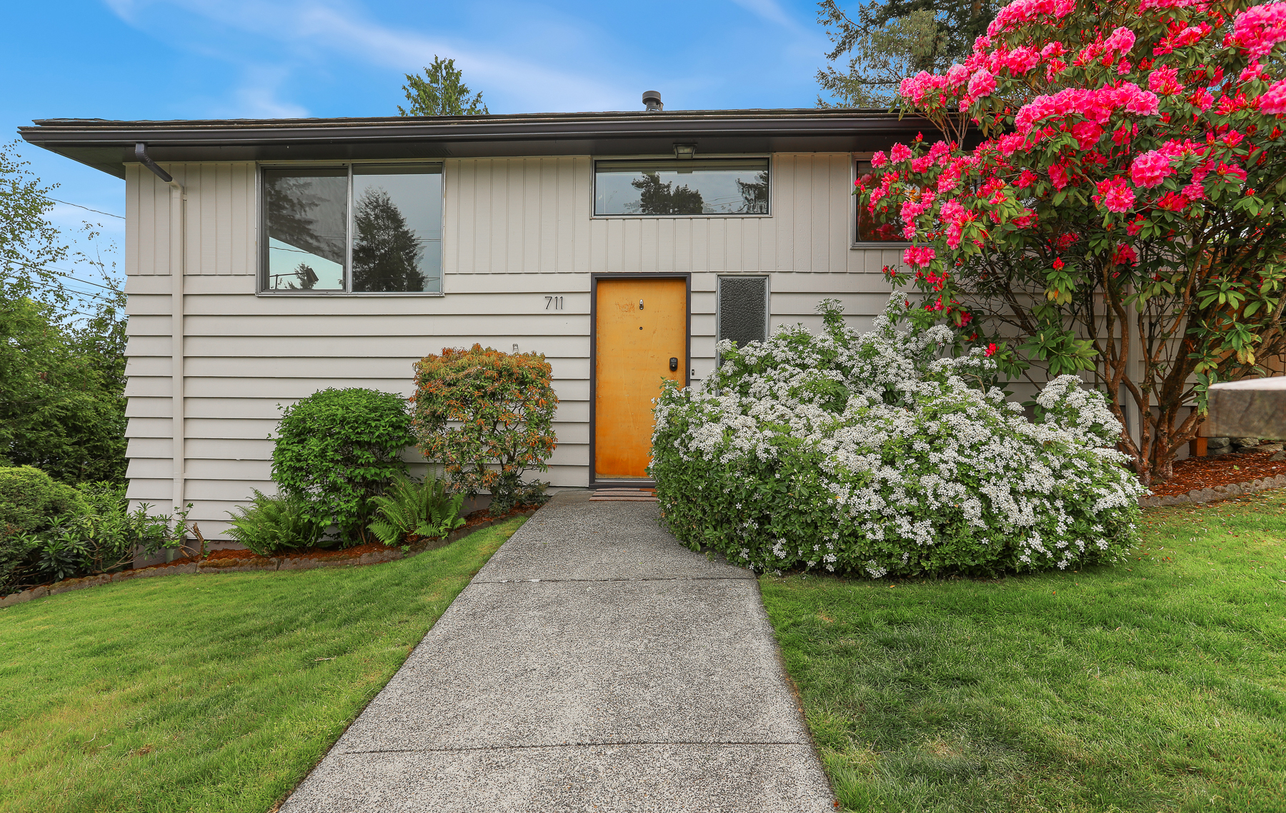 Property Photo: 711 N 122nd Street WA 98133