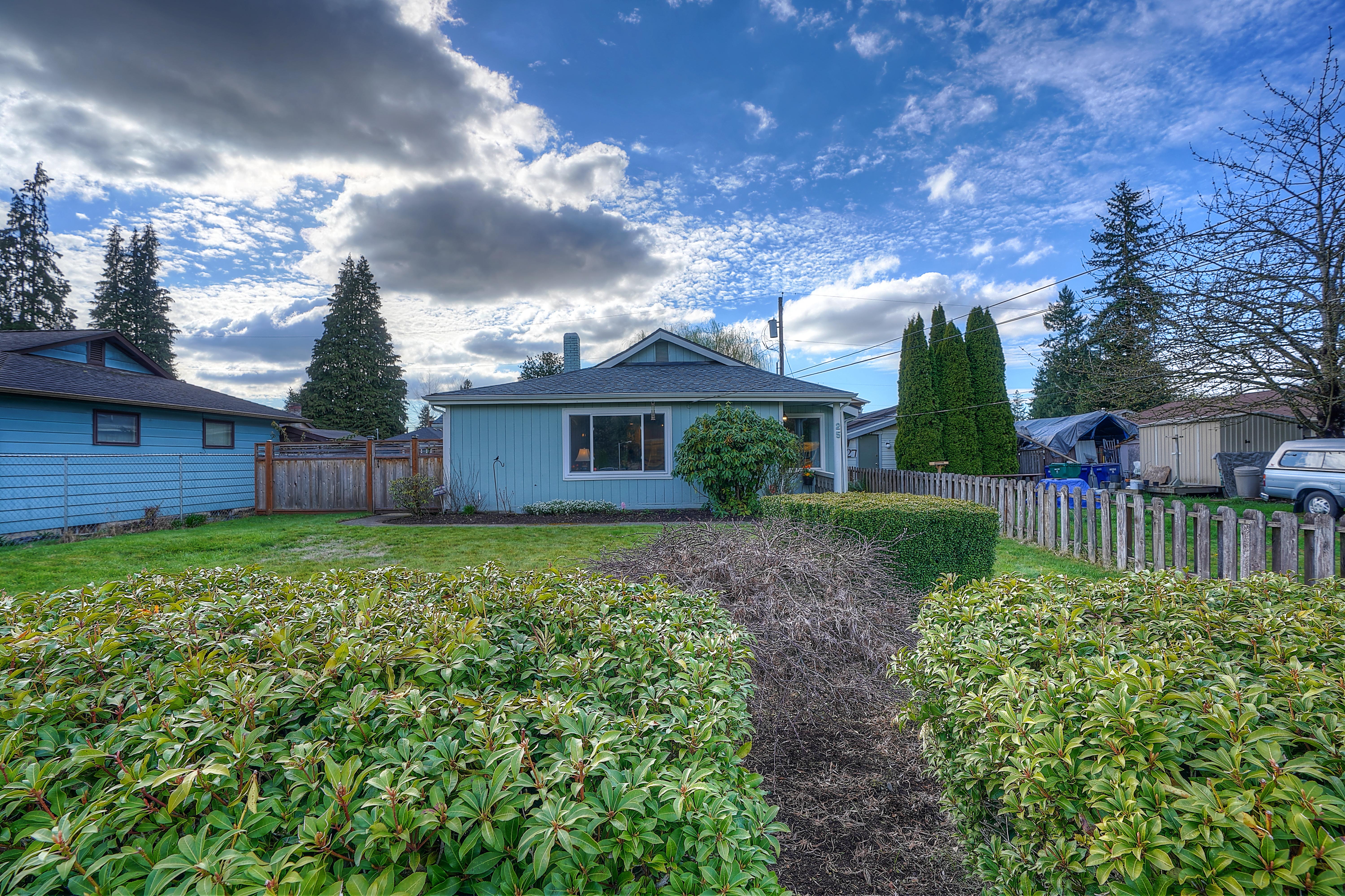 Property Photo:  25 R Street NE  WA 98002 