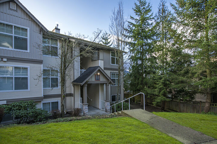 23420 SE Black Nugget Rd F304  Issaquah WA 98029 photo