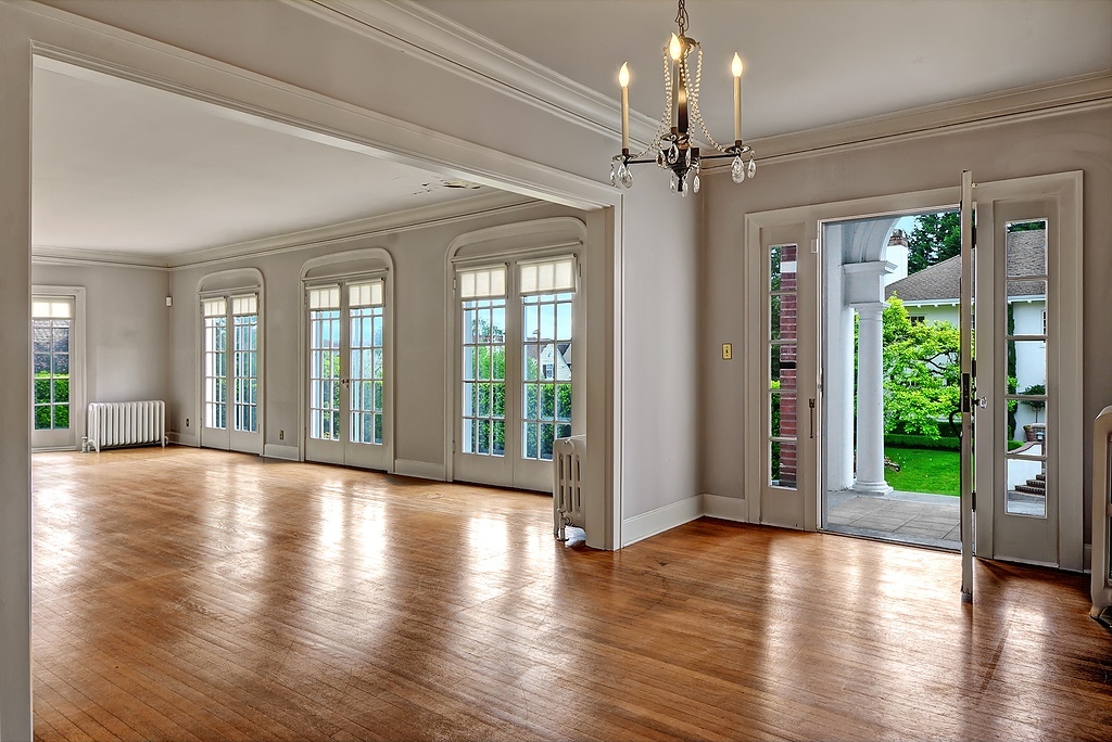 Property Photo: Foyer 3760 S Ridgeway Place  WA 98144 