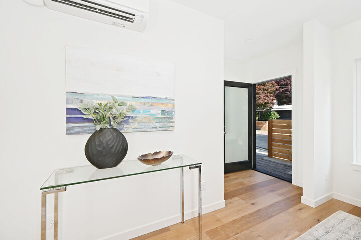 Property Photo: Entry 4532 C 36th Avenue W WA 98199